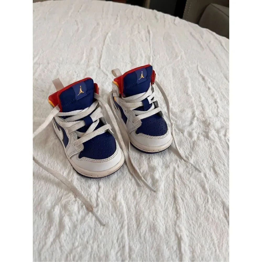 Jordan 1 Mid 